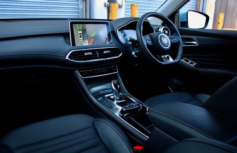 MG HS PHEV interior dashboard and display